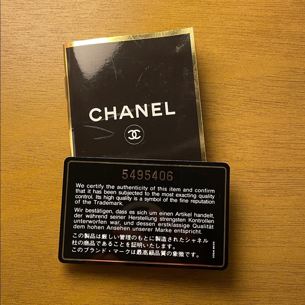 Vintage Chanel Classic Black Shoulder Bag with Gold Accents - Picture 13 of 15